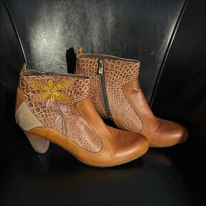 L’Artiste Spring Step Boots Booties 42